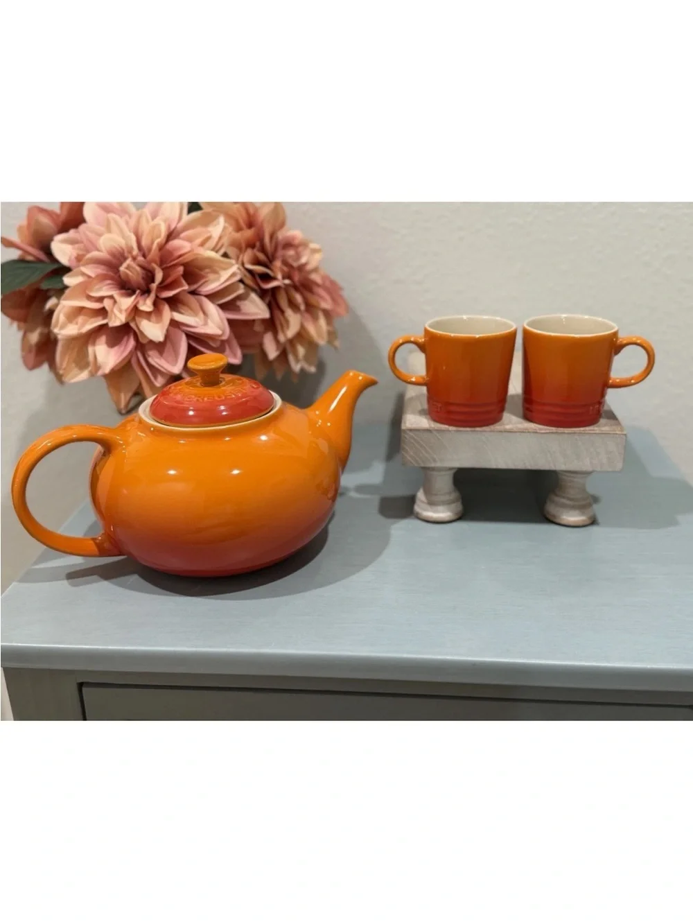 Le Creuset Flame 1.3L Classic Teapot & 2x 100ml Espresso Mugs Seconds- NEW